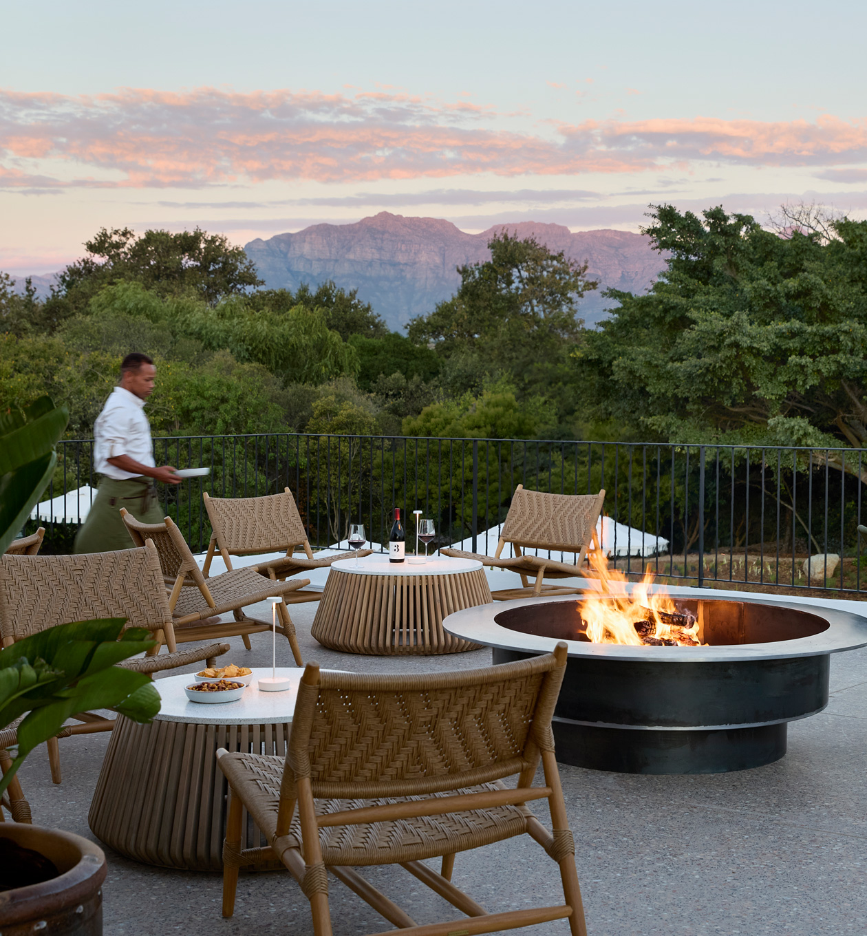 Spier-Hotel-Rooftop-Bar-01-1260×1360